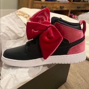 Girls Air Jordan 1 Mid Bow